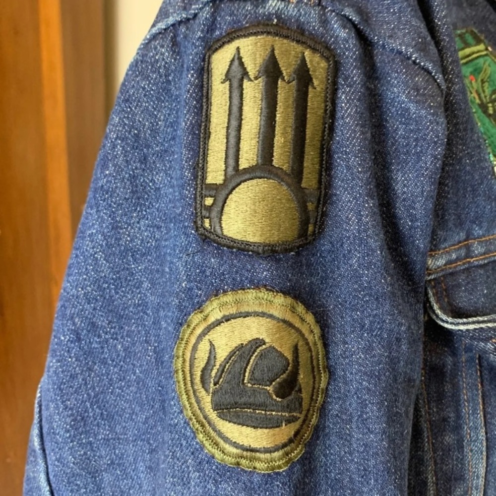 Jean jacket - Picture 2 of 11